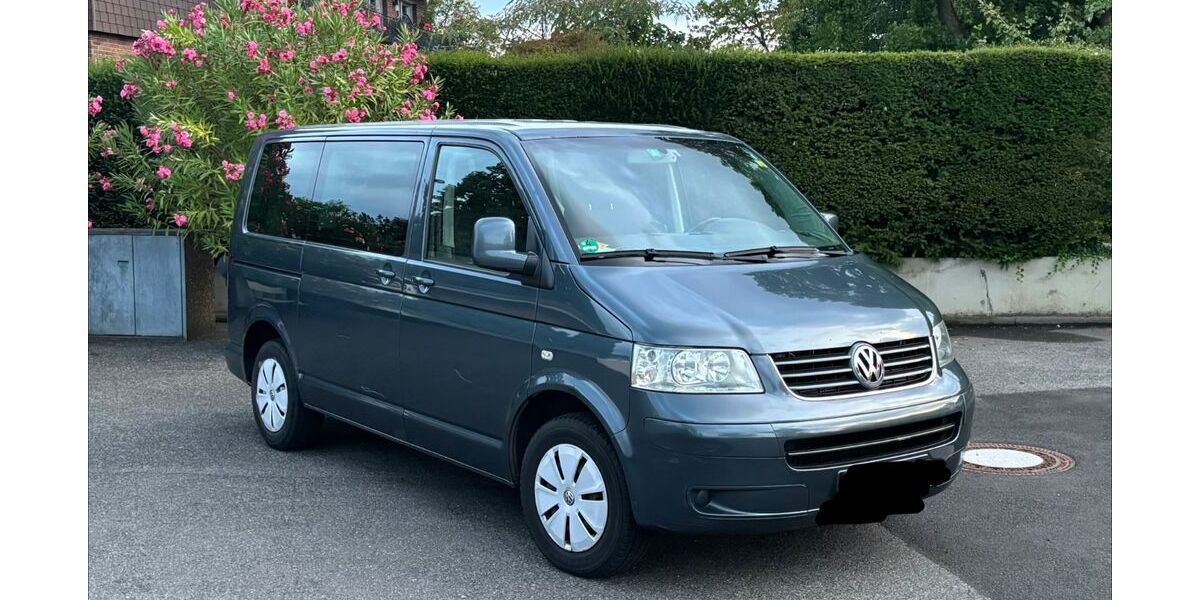 VW T5 Caravelle 185.000 km 8.700 &euro; Köln 51147