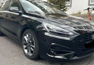 Hyundai i30 77.000 km 17.900 &euro; Köln 51063