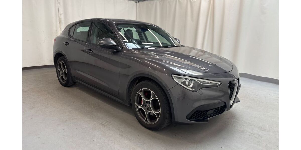 Alfa Romeo Stelvio 160.000 km 12.950 &euro; Köln 50674