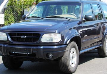 Ford Explorer 206.000 km 6.490 &euro; Köln-Rath 51107