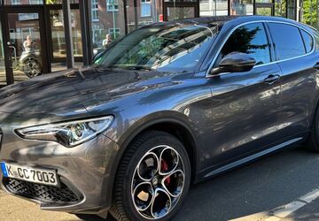Alfa Romeo Stelvio 77.000 km 23.700 &euro; Köln 50935