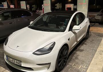 Tesla Model 3 79.215 km 26.800 &euro; Köln 51061