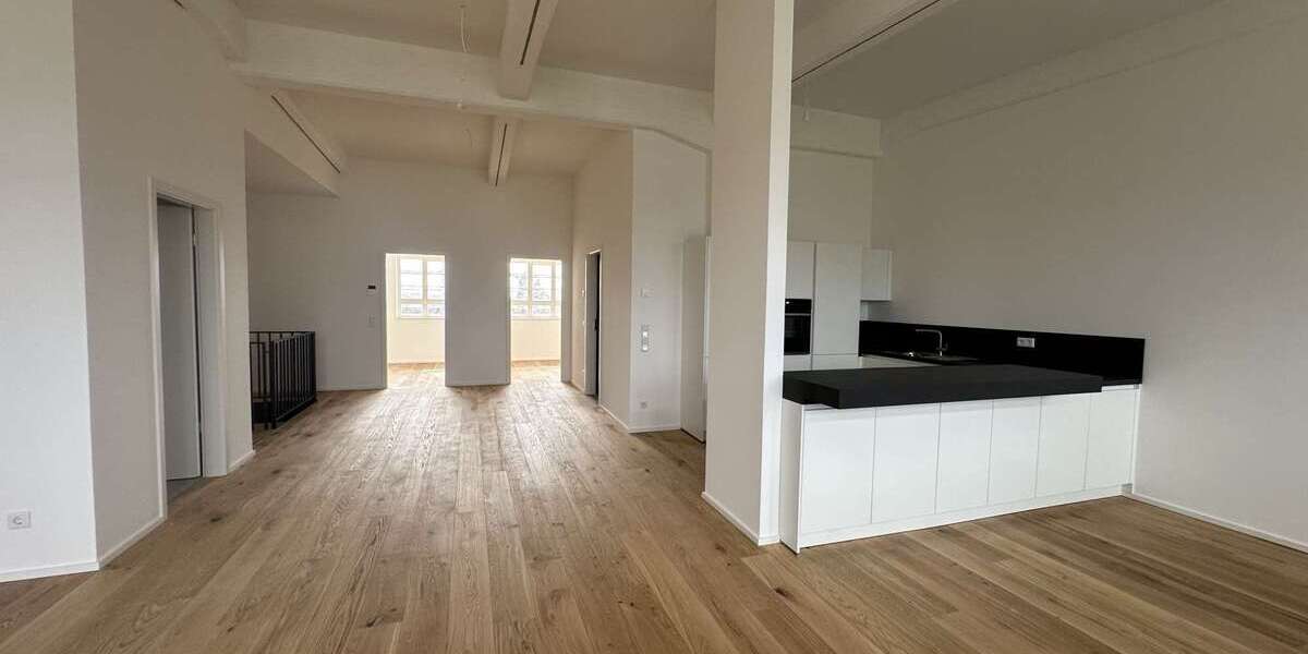 Etagenwohnung Wermelskirchen - 5 Zimmer, 157 m&sup2;, 2.010&euro; | Angebot:27166832
