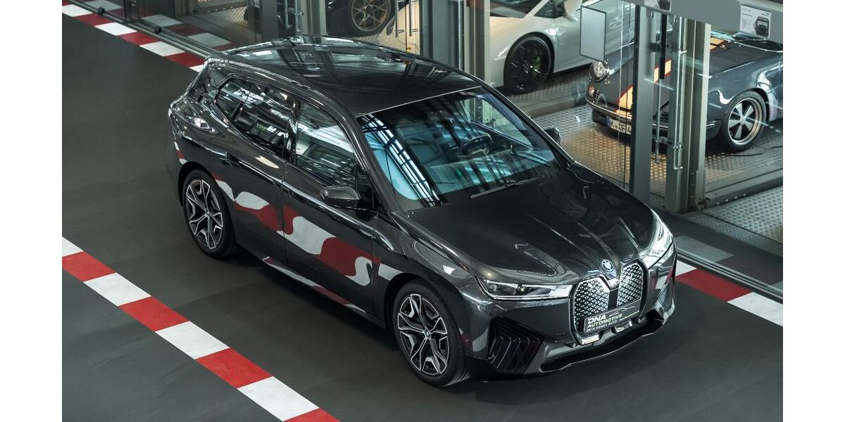 BMW iX 71.500 km 39.490 &euro; Köln 50829