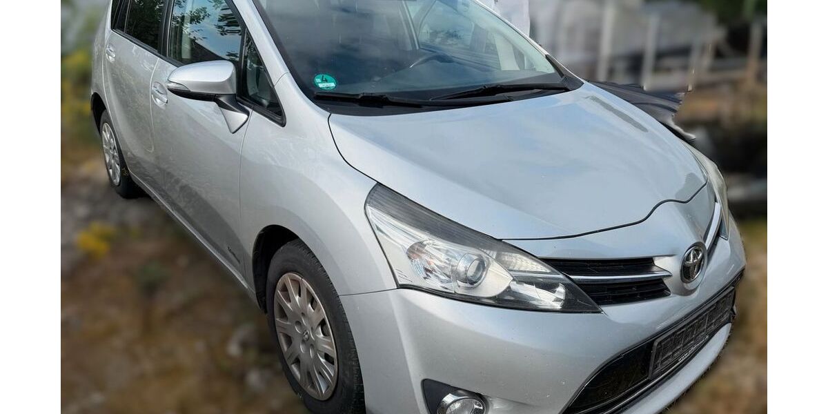 Toyota Verso 330.000 km 4.000 &euro; Köln (Ostheim) 51107