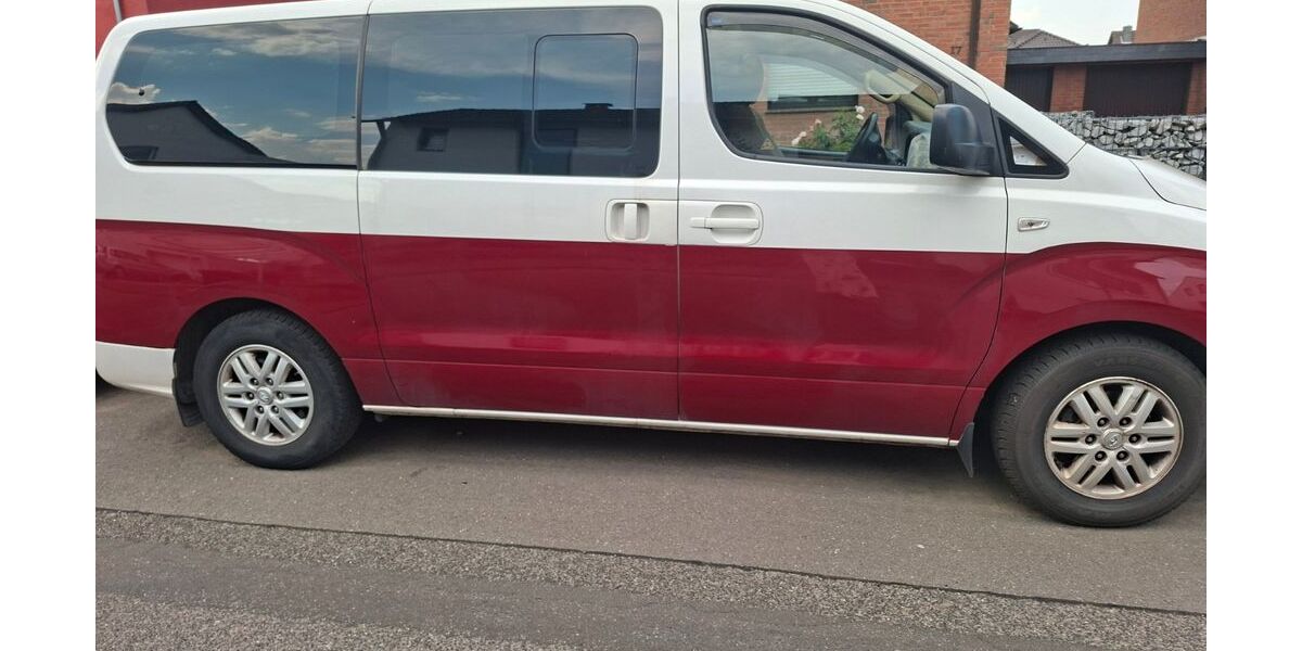 Hyundai H-1 Starex 146.000 km 21.000 &euro; Köln 51145