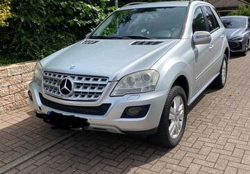 Mercedes-Benz ML 320 176.000 km 8.900 &euro; Köln 50674