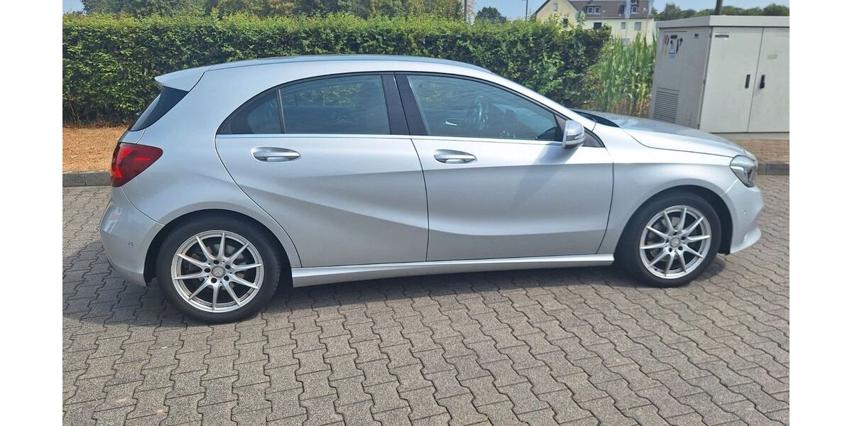 Mercedes-Benz A 180 80.400 km 13.800 &euro; Leverkusen 51371