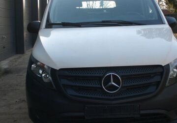 Mercedes-Benz Vito 215.300 km 8.990 &euro; Köln 50735