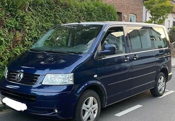 VW T5 Multivan 217.000 km 8.600 &euro; Köln 51147