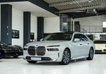 BMW i7 24.023 km 71.980 &euro; Köln 51147