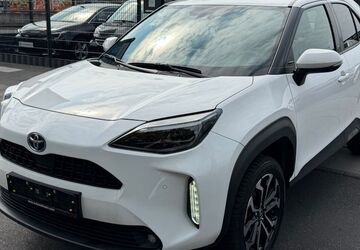 Toyota Yaris Cross 27.238 km 21.990 &euro; Köln 51065