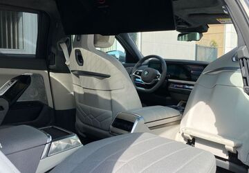 BMW i7 7.258 km 97.850 &euro; Köln 50739