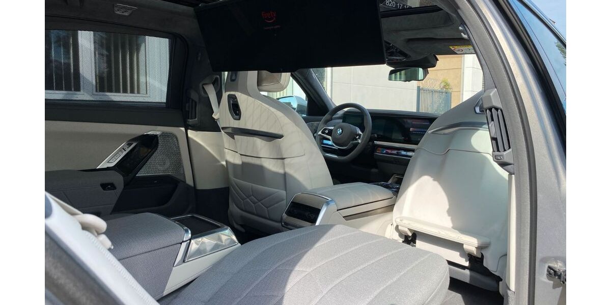 BMW i7 7.258 km 97.850 &euro; Köln 50739