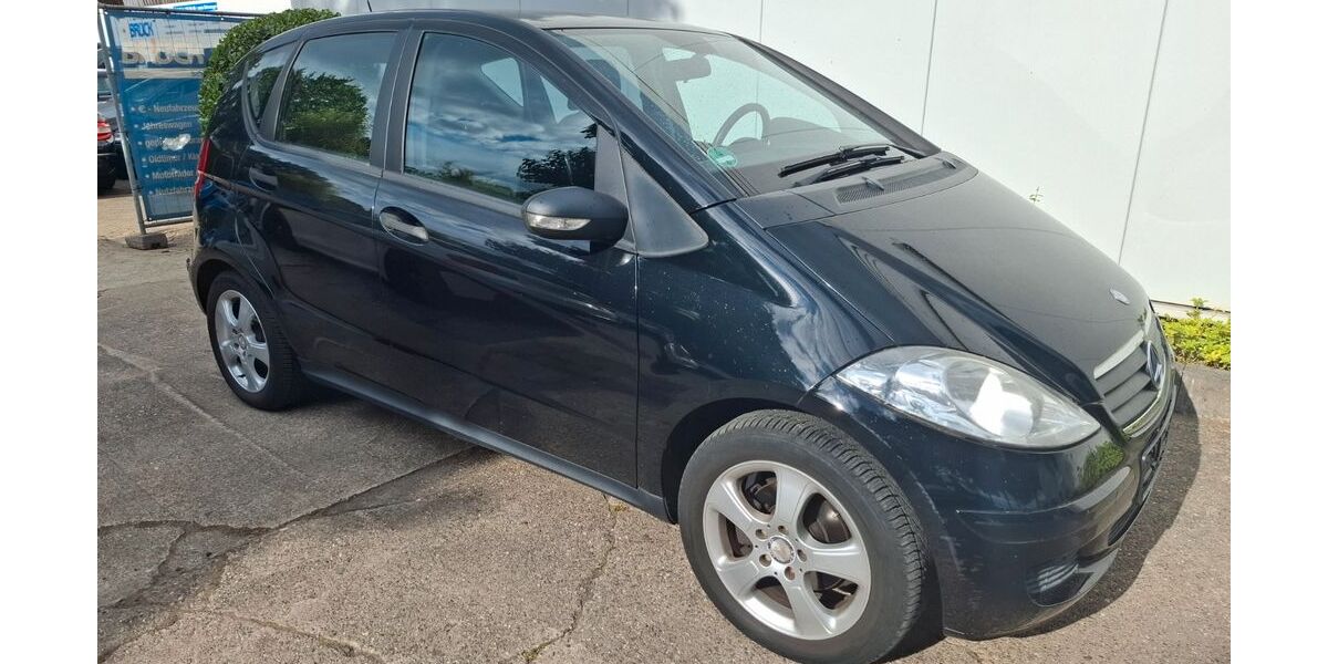 Mercedes-Benz A 150 137.625 km 3.995 &euro; Köln 51107