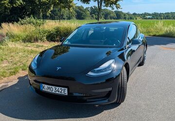 Tesla Model 3 168.449 km 20.990 &euro; Köln 50937