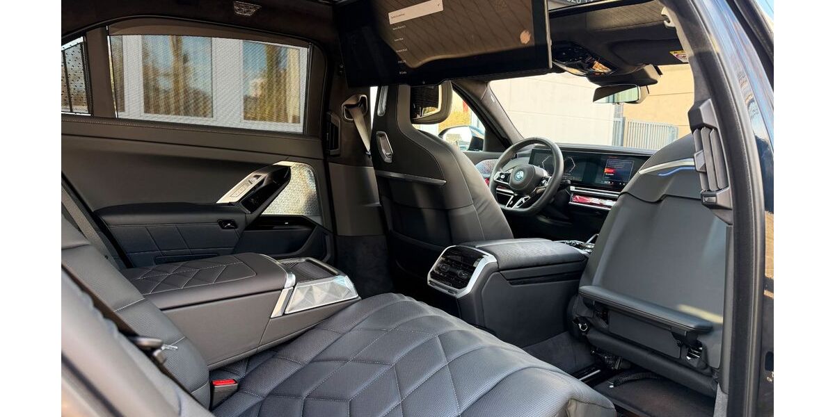 BMW 750 17.188 km 103.950 &euro; Köln 50739
