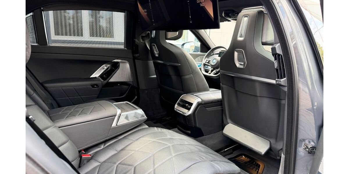 BMW i7 123.866 km 69.950 &euro; Köln 50739