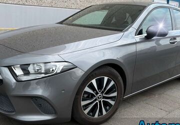 Mercedes-Benz A 180 124.000 km 17.250 &euro; Köln 50739