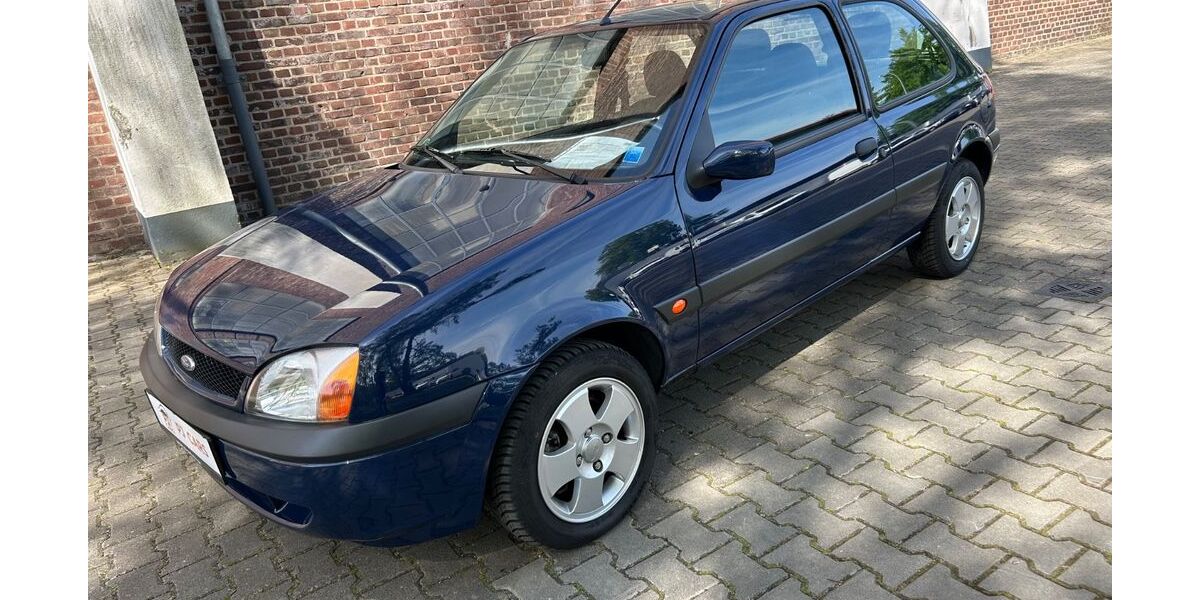 Ford Fiesta 27.850 km 2.690 &euro; Köln 51069