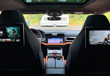 Lamborghini Urus 3.000 km 349.900 &euro; Köln (Heimersdorf) 50767