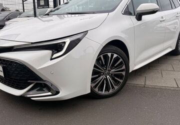 Toyota Corolla 114.000 km 23.090 &euro; Köln 51065