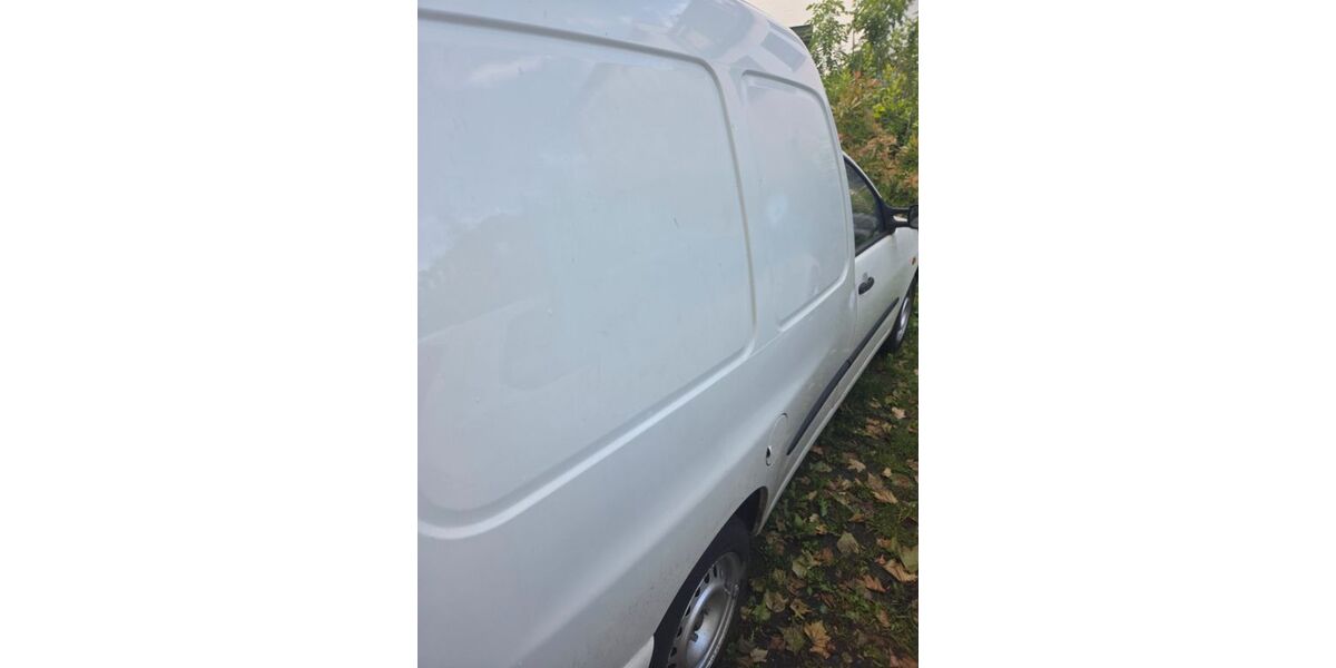 VW Caddy 111.000 km 1.350 &euro; Köln 51109
