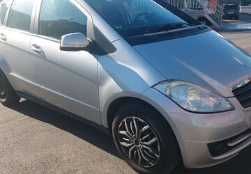 Mercedes-Benz A 180 210.000 km 2.499 &euro; Köln 50765